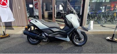 YAMAHA XMAX 300 Tech Max