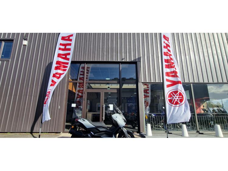 YAMAHA XMAX 300 Tech Max