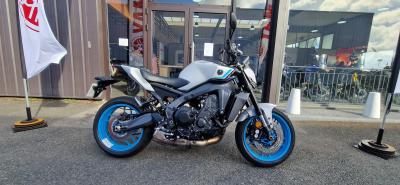 YAMAHA MT-09
